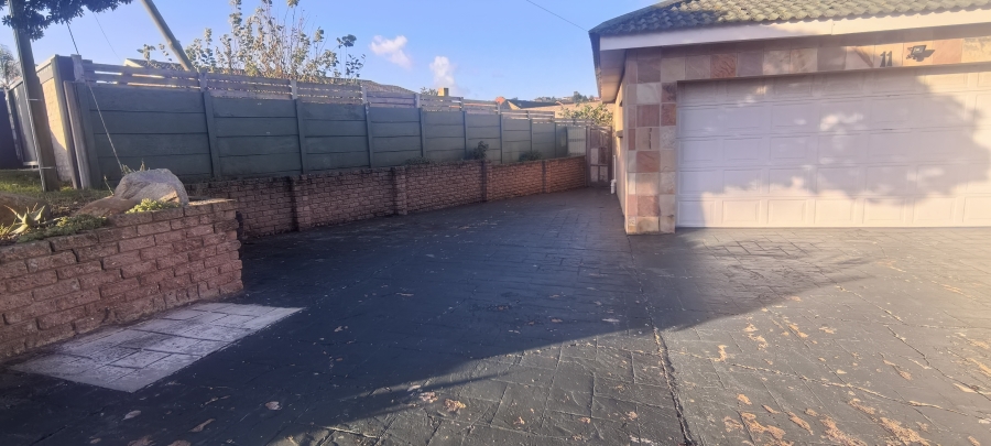 3 Bedroom Property for Sale in Dana Bay Western Cape